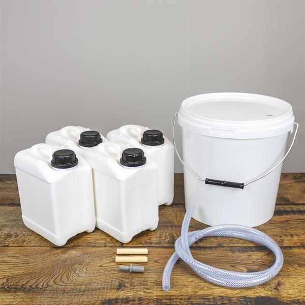 Birkesaft tapning udstyr / Sæt til tapning af birkesaft med 4 stk 2,5 liters dunke
