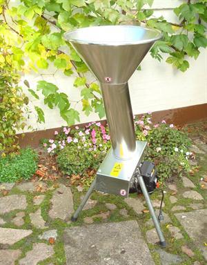 Frugtmølle - Frugtkværn, elektrisk, ydelse ca. 800 kg-time.  Alle dele lavet i rustfrit stål.