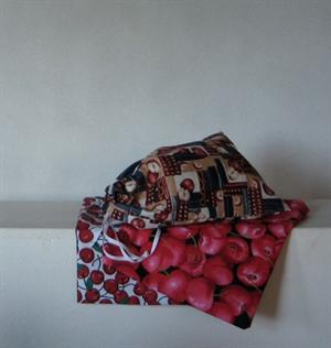 Bag for sprouts and dried fruit, fabric with apple halves