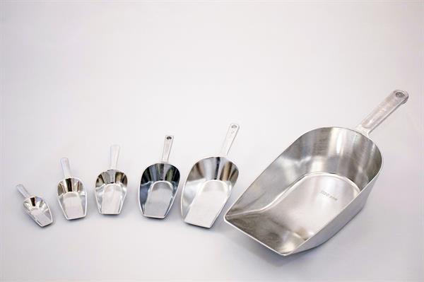 Skopa i aluminium – för mjöl, rökmjöl och äppelmassa – 35 cm