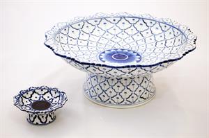 Salat og ostefad med lotusmønster på fod, porcelæn, diameter 35 cm
